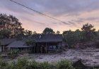 Rumah Warga Hancur dan Hanyut Dihantam Banjir Bandang