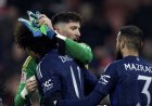 Edwin van der Sar Apresiasi Altay Bayindir Usai Man United Kalahkan Arsenal di FA Cup