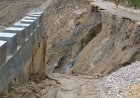 Putus Total, Jalan Lingkar Samosir di Sigarattung Amblas