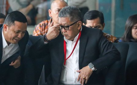 KPK Geledah Rumah Sekjen PDIP Hasto Kristiyanto di Bekasi
