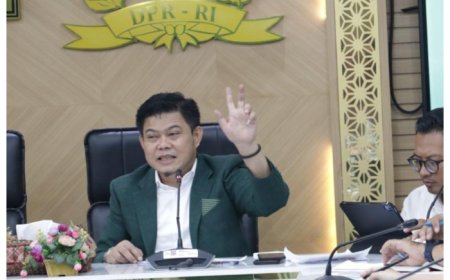 Komisi I: Bakamla Harus Turun Tangan Bantu TNI AL Bongkar Pagar Laut