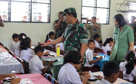 Korem 022/PT Berikan Makan Sehat Bergizi untuk Siswa SD Negeri 095205 Parbalogan