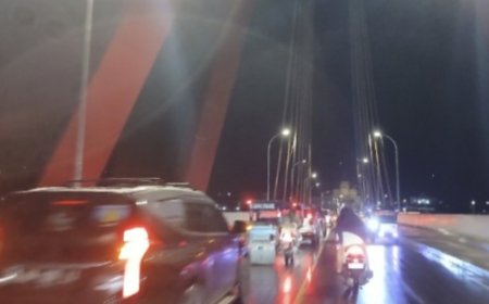 Tano Ponggol Pangururan Macet Total, Pengunjung Melonjak Liburan ke Samosir