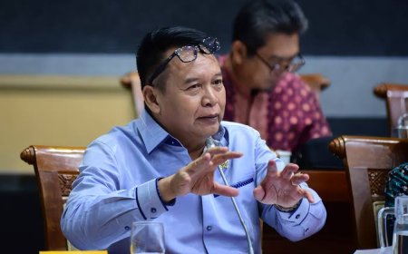 TB Hasanuddin Pertanyakan Pernyataan Panglima TNI soal Kogabwilhan Dibentuk untuk Penambahan Jabatan Saja