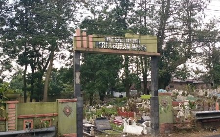 Tradisi Ziarah Makam sebagai Spiritualitas Umat Muslim Menjelang Ramadan: Keuntungan Bagi Pedagang Bunga