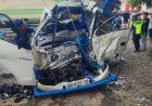 Viral Aksi Warga di Labusel Memunguti Telur dari Pikap yang Tabrakan dengan Truk