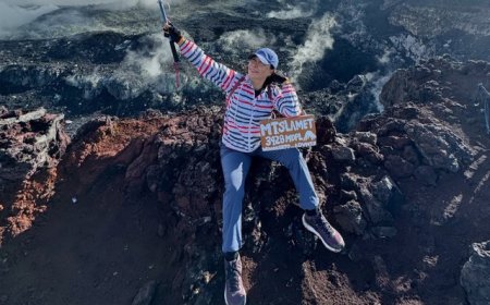 Tim SAR Evakuasi Jenazah Pendaki Senior Lilie Wijayanti dari Puncak Carstenz