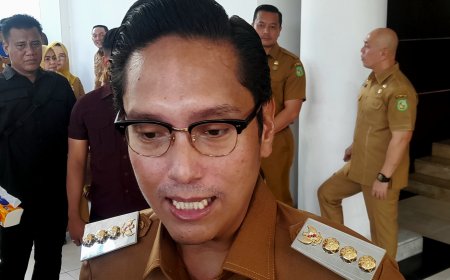 Hari Pertama Kerja, Rico Waas Pimpin Apel Pagi