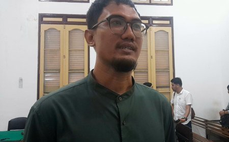 Isak Tangis Eks Pemain Timnas U-20 saat Bacakan Pleidoi di Kasus Korupsi Gapura UINSU