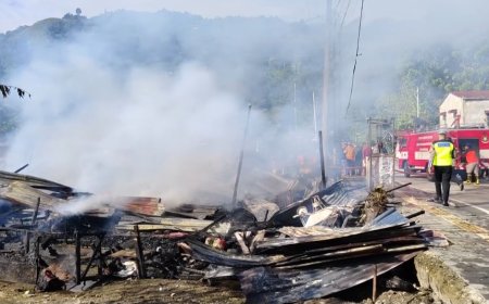 Dua Rumah Semi Permanen di Ajibata Hangus dilahap si Jago Merah