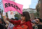 Kampanye "Hands Off", Ribuan Warga AS Berunjuk Rasa di LA Tolak Kebijakan Trump