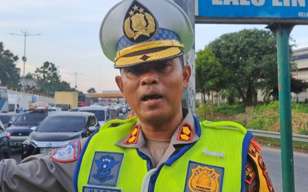 Arus Balik Mudik, Kasat Lantas I Made Parwita Atur Lalu Lintas di Pintu Keluar Tol Amplas