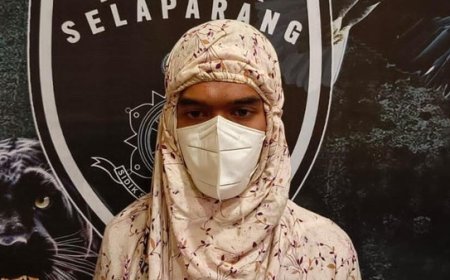 Ngaku Dengar Bisikan Gaib, Mahasiswa Unram Nyamar Jadi Jemaah Perempuan saat Salat