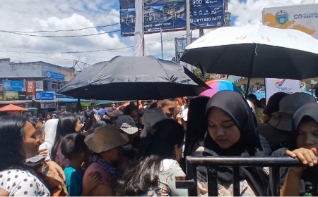 Ribuan Warga Antusias Hadiri Mangan Banggal Bersama Bobon Santoso di Parapat