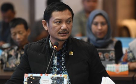 1.957 CASN Mundur, Komisi II Desak Ombudsman Lakukan Investigasi