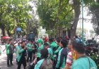 Ratusan Ojol Mitra Grab di Medan Geruduk DPRD Sumut, Suarakan 4 Tuntutan