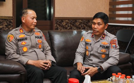 Jenguk Kapolsek Medan Belawan, Wakapolda Sumut Beri Semangat ke Personel Polres Belawan