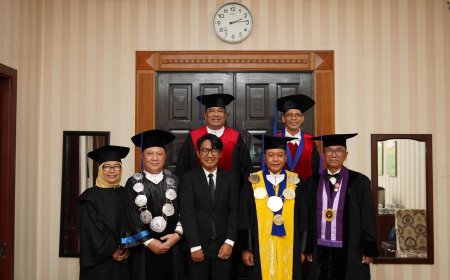 Bekas Kuli Bangunan Lulus Doktor Ilmu Komunikasi USU Pertama dengan Predikat Cumlaude