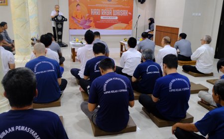 44 Warga Binaan Lapas Cipinang Dapatkan Remisi Waisak