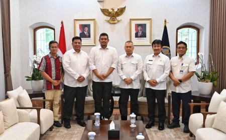 Dukung Aksesibilitas Transportasi Seaplane di Danau Toba, Gubsu dan Bupati Samosir Audiensi ke Kemenhub