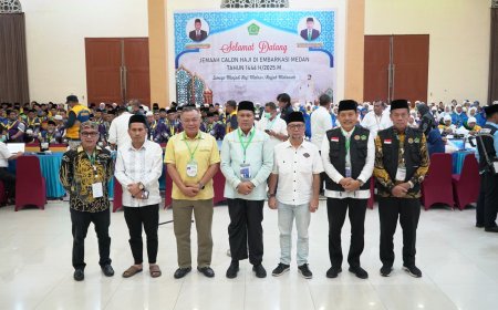 Bupati Beri Tali Asih Untuk 178 Jemaah Calon Haji Tapsel