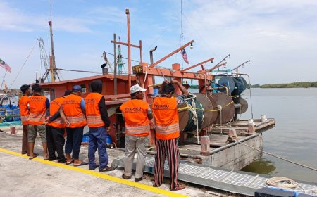 Lakukan Ilegal Fishing di Perairan Indonesia, KKP Tangkap 2 Kapal Ikan Asal Malaysia di Selat Malaka