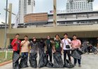 Selamatkan Lingkungan, HMI Cabang Medan Mengutip Sampah di Lapangan Merdeka