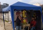 Mengayuh Hidup di Atas Pedal: Kisah Nani, Penjual Pisang Mas di Medan Johor