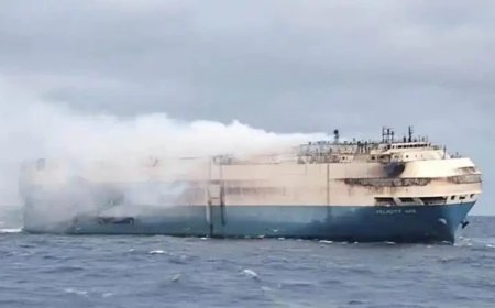 Kapal Pengangkut 3.000 Mobil Terbakar di Samudra Pasifik