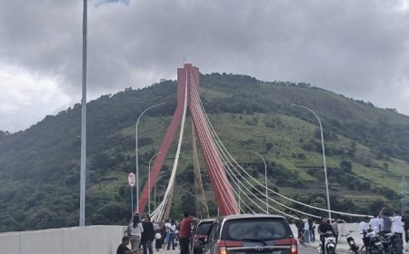 Wisatawan yang Berkunjung ke Samosir Mulai Berpulangan, Jembatan Tano Ponggol Tampak Ramai