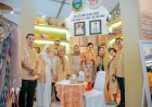 HUT Ke-45 Dekranasda di Balikpapan, Stan Sumut Pamerkan Tas, Songket, Baju Motif Khas Daerah