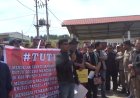 Ratusan Warga Samosir Serukan Tutup TPL