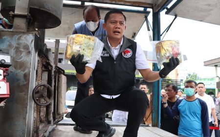 Polrestabes Medan Bakar Barang Bukti Puluhan Kilo Sabu dan Happy Water
