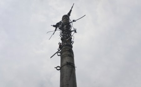 Bocah Tewas Usai Peluk Tiang Lampu Jalan, Diduga Tersengat Listrik