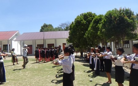 Asesor UNESCO Berkunjung ke SMKN 1 Tuk-Tuk Disambut Tarian Batak