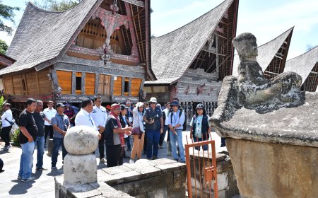 Hari Kedua Revalidasi, Asesor UNESCO Kunjungi Kampung Ulos dan Sarkofagus