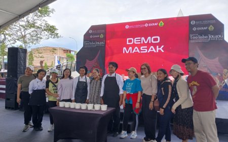 Novelita Sijabat Meriahkan Festival Tao Toba Jou-Jou di Pangururan Samosir