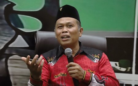 Fernando Emas Nilai Pernyataan Qodari Rugikan Citra Pemerintahan Prabowo