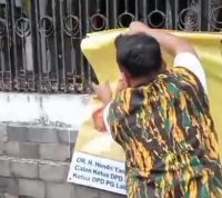 Viral Spanduk Hendrik Yanto Sitorus Dicopoti, Sekjen Golkar Labura Angkat Bicara