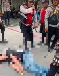 Pemuda Berbaju Hitam Diduga Jadi Sasaran Kekerasan Polisi saat Ricuh Demo di Medan, Tampak Sampai Kejang-kejang