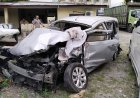 Ditumpangi 3 Warga Medan, Nissan Grand Livina Tertabrak Kereta Api Jurusan Medan-Binjai