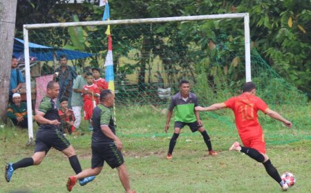 Laga Pembuka Arse Cup 2025, Bupati Tapsel Cetak Dua Gol