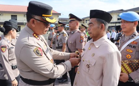Kapolrestabes Medan Kombes Pol Gidion Arif Setyawan memimpin upacara serah terima jabatan (sertijab) Kabag SDM dan Kapolsek Medan Tembung serta melantik Kabag Ren, Kasat Intelkam, Kasat Tahti, Kasium, Kepala SPKT di Lapangan Apel Polrestabes Medan, Senin 