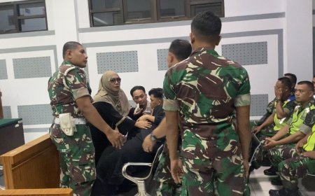 Ibu Korban Menangis Histeris saat Hakim Pengadilan Militer Bacakan Kronologis Peristiwa