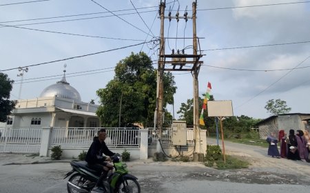 Gawat..Trafo PLN di Depan Masjid Hilang, Jemaah jadi Salat Subuh Gelap-gelapan