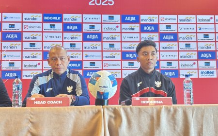 Nova Arianto Soroti Kondisi Lapangan dan Target Uji Coba Timnas U-17 di Stadion Utama Sumut