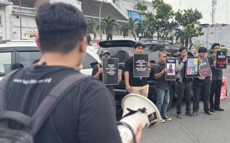 Aksi Kamisan Medan Bersolidaritas untuk Masyarakat Adat Natinggir