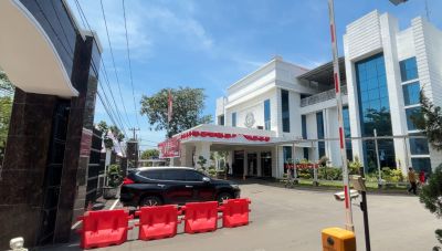 Jam Makan Siang, Pemeriksaan Ketua Komisi III DPRD Salomo Pardede Ditunda