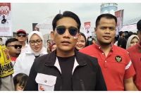 Seribuan Warga Padati Sungai Mencirim, Lomba Panjat Pinang Jadi Pusat Perhatian