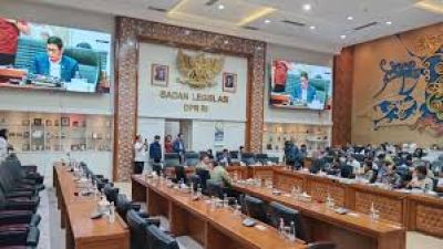 Baleg dan Komisi II Rebutan Bahas RUU Pemilu, Formappi: Manajemen Pembentukan Legislasi DPR Amburadul